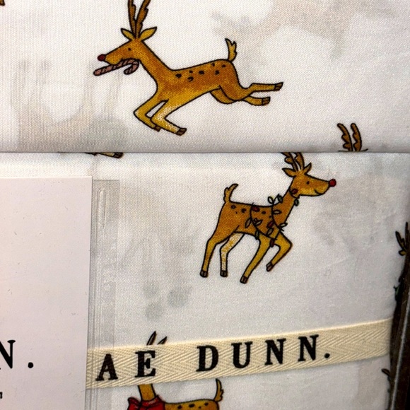 NWT Rae Dunn Queen Bedding Sheet Set Christmas Seasonal Holiday Festive Reindeer - Picture 4 of 9
